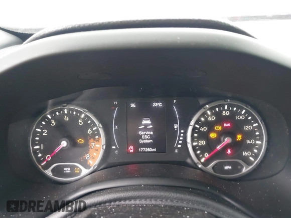 2018 Jeep Renegade Latitude with VIN ZACCJABH7JPH95711, listed as a IAAI auction lot 42124871 with 177,280 mi miles. Bid and sale history available at carsss.com. Image 7.