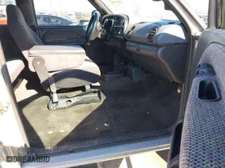 2001 Dodge Ram 1500 with VIN 3B7HF13Z31G209683, listed as a IAAI auction lot 41637791 with 135,455 mi miles. Bid and sale history available at carsss.com. Image 5.