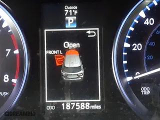 2014 Toyota Highlander XLE with VIN 5TDJKRFH1ES025381, listed as a IAAI auction lot 41494104 with 187,588 mi miles. Bid and sale history available at carsss.com. Image 15.