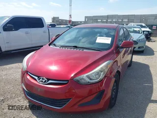 2016 Hyundai Elantra SE z VIN 5NPDH4AE6GH728494, wystawiony jako IAAI lot #42444583 z przebiegiem 100 824 mil mil oraz . Historia ofert i sprzedaży dostępna na DreamBid. Obrazek 17.