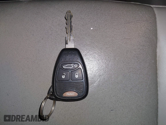2007 Chrysler Pacifica Touring z VIN 2A8GF68X87R113866, wystawiony jako IAAI lot #41874294 z przebiegiem 129 044 mil mil oraz . Historia ofert i sprzedaży dostępna na DreamBid. Obrazek 11.