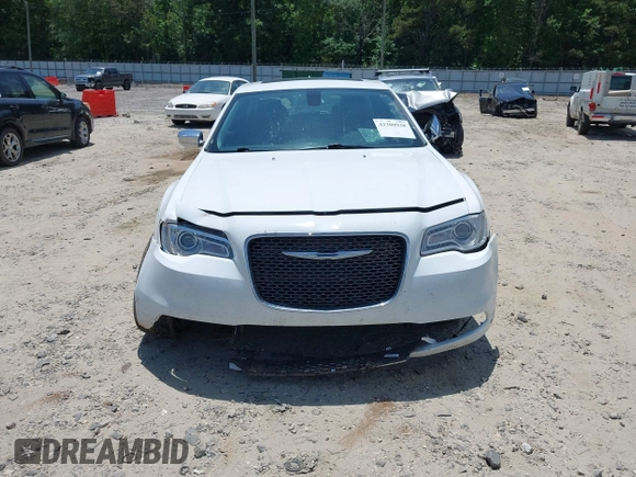 2016 Chrysler 300 C z VIN 2C3CCAEG1GH324603, wystawiony jako IAAI lot #42300938 z przebiegiem 108 997 mil mil oraz . Historia ofert i sprzedaży dostępna na DreamBid. Obrazek 6.