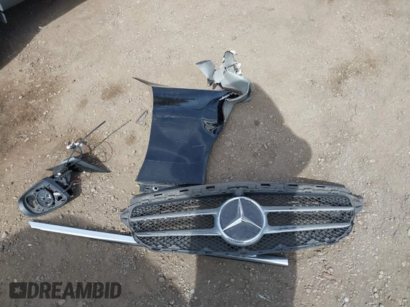 2019 Mercedes-Benz C 300 with VIN WDDWF8DB1KR483795, listed as a IAAI auction lot 41679728 with 138,307 mi miles and . Bid and sale history available at DreamBid. Image 11.