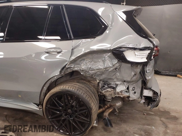 2021 BMW X5 M z VIN 5YMJU0C04M9F63827, wystawiony jako IAAI lot #42351633 z przebiegiem 31 232 mil mil oraz . Historia ofert i sprzedaży dostępna na DreamBid. Obrazek 19.