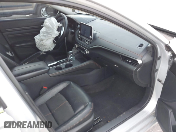 2019 Nissan Altima 2.5 SR with VIN 1N4BL4CV3KN312775, listed as a IAAI auction lot 41875447 with 131,065 mi miles. Bid and sale history available at carsss.com. Image 5.