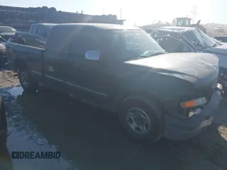 2001 Chevrolet Silverado 1500 LS with VIN 2GCEC19T711315836, listed as a IAAI auction lot 41676444 with 1 mi miles. Bid and sale history available at carsss.com. Image 1.