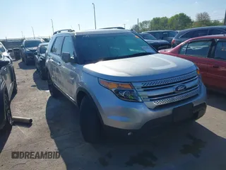 2014 Ford Explorer XLT z VIN 1FM5K8D85EGB94551, wystawiony jako IAAI lot #42208912 z przebiegiem 113 123 mil mil oraz . Historia ofert i sprzedaży dostępna na DreamBid. Obrazek 1.