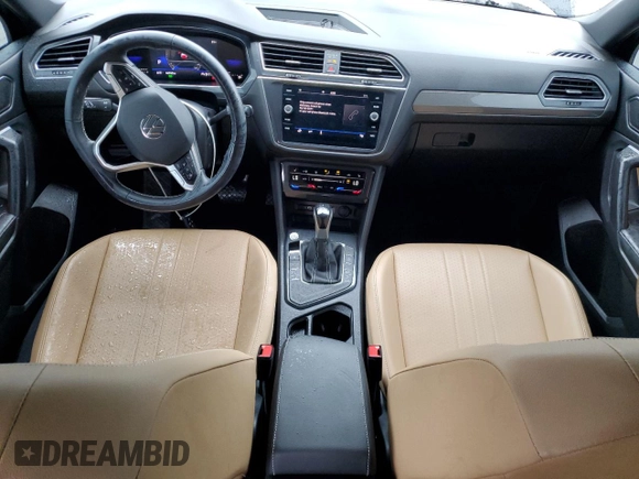 2023 Volkswagen Tiguan SE z VIN 3VVNB7AX0PM100371, wystawiony jako Copart lot #51858375 z przebiegiem 46 940 mil mil oraz Szkoda całkowita • Salvage title. Historia ofert i sprzedaży dostępna na DreamBid. Obrazek 8.