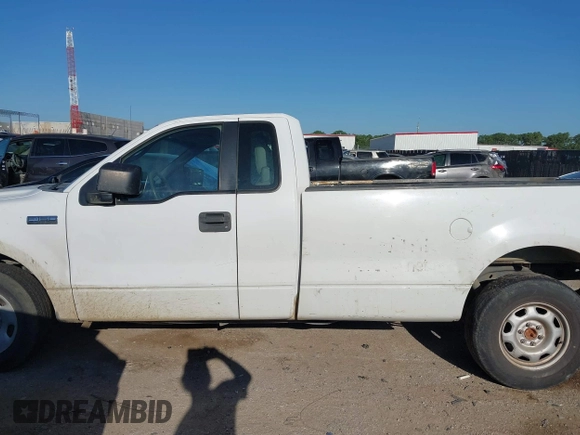 2008 Ford F-150 XL z VIN 1FTRF12W48KC71558, wystawiony jako IAAI lot #42506530 z przebiegiem 154 479 mil mil oraz . Historia ofert i sprzedaży dostępna na DreamBid. Obrazek 14.