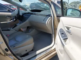 2011 Toyota Prius I with VIN JTDKN3DU3B1377265, listed as a IAAI auction lot 40279005 with 117,072 mi miles. Bid and sale history available at carsss.com. Image 5.