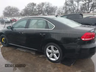 2013 Volkswagen Passat SE с VIN 1VWBH7A33DC052582, выставлен на аукционе IAAI как лот 41431178 с пробегом 127 072 миль миль и . История ставок и продаж доступна на DreamBid. Изображение 15.