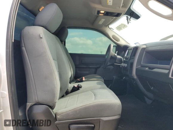 2018 Ram 1500 Express z VIN 3C6JR6AT6JG158188, wystawiony jako Copart lot #43374665 z przebiegiem 121 672 mil mil oraz Szkoda całkowita • Salvage title. Historia ofert i sprzedaży dostępna na DreamBid. Obrazek 10.