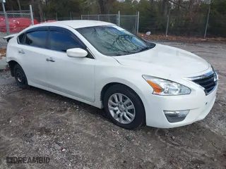 2013 Nissan Altima 2.5 SL with VIN 1N4AL3AP8DC260889, listed as a IAAI auction lot 41222811 with 125,803 mi miles. Bid and sale history available at carsss.com. Image 1.