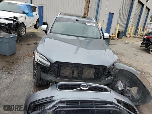 2017 Volvo XC90 R-Design with VIN YV4A22PM4H1155530, listed as a Copart auction lot 71935332 with 67,818 mi miles. Bid and sale history available at carsss.com. Image 5.