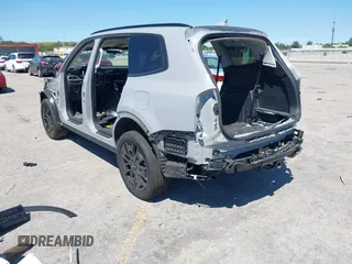 2022 Kia Telluride EX with VIN 5XYP3DHC3NG274032, listed as a IAAI auction lot 41845975 with 53,678 mi miles and . Bid and sale history available at carsss.com. Image 3.