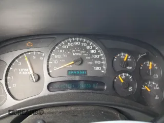 2004 Chevrolet Suburban LT with VIN 3GNEC16T84G207457, listed as a Copart auction lot 45223965 with 194,820 mi miles and Salvage Title. Bid and sale history available at carsss.com. Image 9.