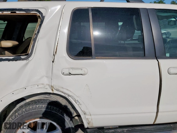 2010 Ford Explorer Eddie Bauer with VIN 1FMEU6EE7AUA88102, listed as a Copart auction lot 61833475 with 155,108 mi miles and Salvage title. Bid and sale history available at DreamBid. Image 11.
