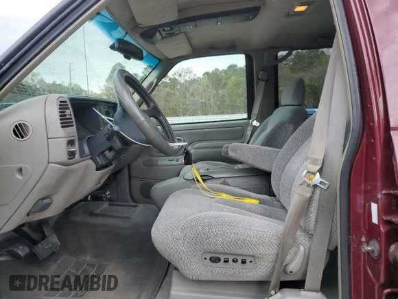 1996 Chevrolet Silverado 3500 z VIN 1GCHC33J4TF013660, wystawiony jako Copart lot #49332785 z przebiegiem 104 424 mil mil oraz Czysty tytuł • Clean title. Historia ofert i sprzedaży dostępna na DreamBid. Obrazek 7.