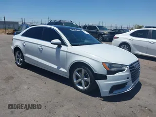 2015 Audi A3 Premium z VIN WAUACGFF5F1105178, wystawiony jako IAAI lot #42500215 z przebiegiem 133 607 mil mil oraz . Historia ofert i sprzedaży dostępna na DreamBid. Obrazek 1.