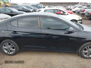 2018 Hyundai Elantra SEL z VIN KMHD84LF2JU492179, wystawiony jako IAAI lot #41883084 z przebiegiem 39 642 mil mil oraz . Historia ofert i sprzedaży dostępna na DreamBid. Obrazek 13.