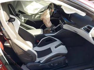 2025 BMW M4 Competition xDrive с VIN WBS33HK05SCT17492, выставлен на аукционе IAAI как лот 42132837 с пробегом 1 370 миль миль и . История ставок и продаж доступна на DreamBid. Изображение 5.