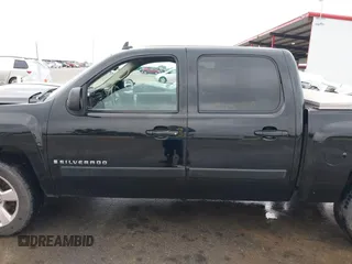 2008 Chevrolet Silverado 1500 1LT with VIN 3GCEC13JX8G147165, listed as a IAAI auction lot 41523796 with 206,104 mi miles and . Bid and sale history available at DreamBid. Image 14.