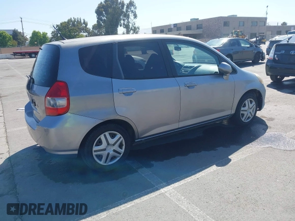2007 Honda Fit z VIN JHMGD38467S017278, wystawiony jako IAAI lot #42513601 z przebiegiem 107 177 mil mil oraz . Historia ofert i sprzedaży dostępna na DreamBid. Obrazek 4.