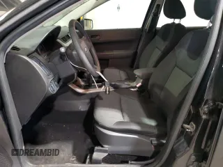 2008 Ford Focus SE z VIN 1FAHP35N98W121449, wystawiony jako Copart lot #60323735 z przebiegiem 83 990 mil mil oraz Czysty tytuł • Clean title. Historia ofert i sprzedaży dostępna na DreamBid. Obrazek 7.