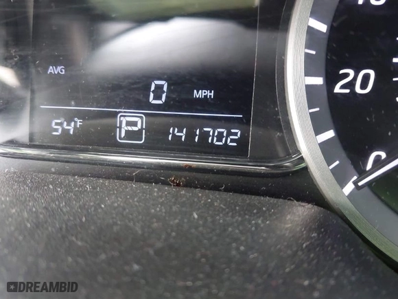 2014 Nissan Sentra SV with VIN 3N1AB7AP0EY340168, listed as a IAAI auction lot 41915292 with 141,702 mi miles. Bid and sale history available at carsss.com. Image 7.