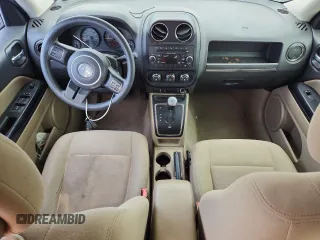 2016 Jeep Patriot Sport z VIN 1C4NJPBA3GD687785, wystawiony jako Copart lot #57164475 z przebiegiem 114 993 mil mil oraz Szkoda całkowita • Salvage title. Historia ofert i sprzedaży dostępna na DreamBid. Obrazek 8.