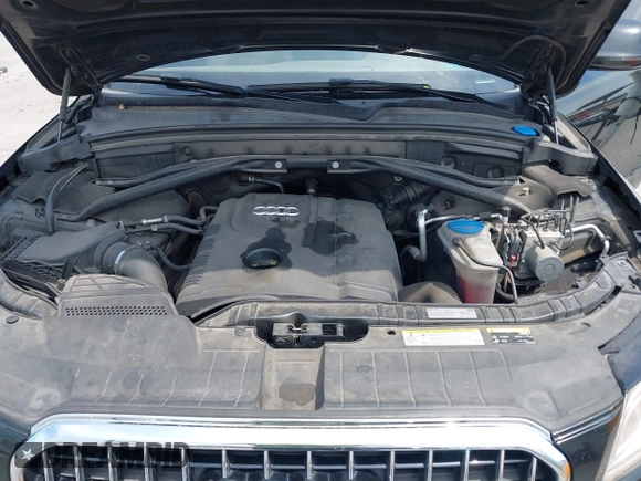 2016 Audi Q5 Premium Plus with VIN WA1L2AFP6GA027221, listed as a IAAI auction lot 42052002 with 90,813 mi miles. Bid and sale history available at carsss.com. Image 10.