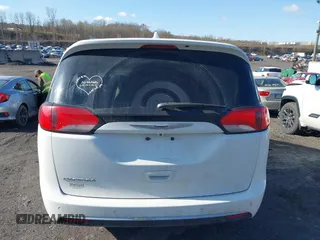 2020 Chrysler Pacifica Touring L z VIN 2C4RC1BG7LR139258, wystawiony jako IAAI lot #42037040 z przebiegiem 155 241 mil mil oraz . Historia ofert i sprzedaży dostępna na DreamBid. Obrazek 16.