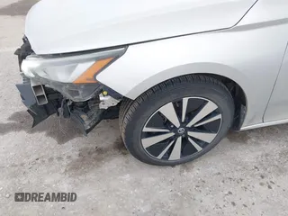 2019 Nissan Altima 2.5 SL with VIN 1N4BL4EV3KC196535, listed as a IAAI auction lot 41512924 with 84,898 mi miles. Bid and sale history available at carsss.com. Image 18.