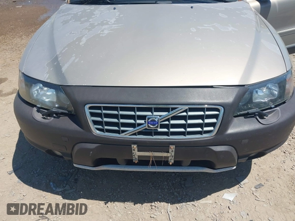 2004 Volvo V70 XC Cross Country with VIN YV1SZ59H441163300, listed as a IAAI auction lot 42606073 with 193,098 mi miles and . Bid and sale history available at DreamBid. Image 6.