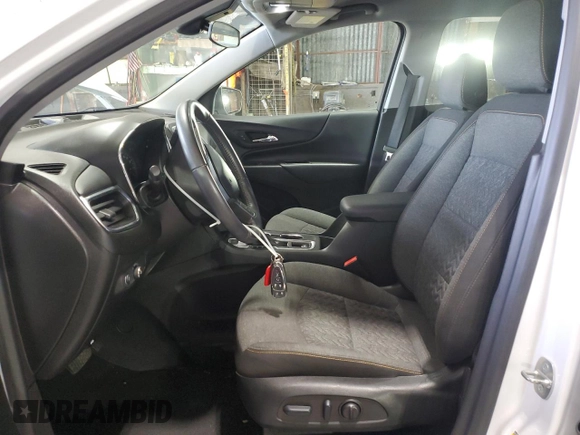 2022 Chevrolet Equinox LT z VIN 3GNAXUEV9NL300665, wystawiony jako Copart lot #56933125 z przebiegiem 30 686 mil mil oraz Szkoda całkowita • Salvage title. Historia ofert i sprzedaży dostępna na DreamBid. Obrazek 7.