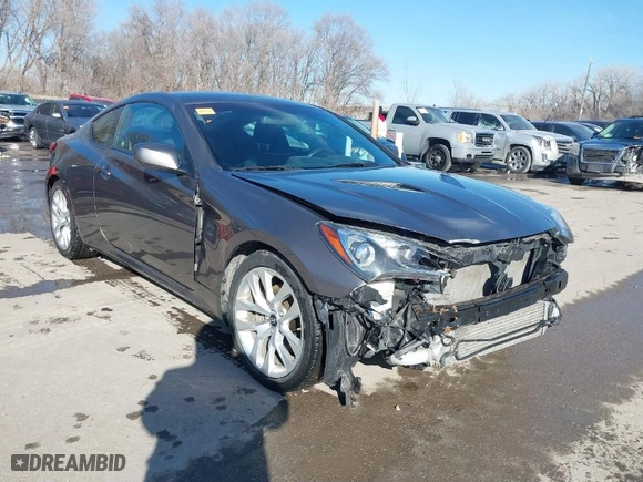 2013 Hyundai Genesis Coupe 2.0T R-Spec with VIN KMHHT6KD5DU084131, listed as a IAAI auction lot 41377276 with 62,106 mi miles. Bid and sale history available at carsss.com. Image 1.