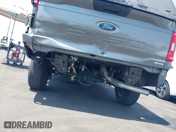 2022 Ford F-150 XL z VIN 1FTEX1EP3NKE22465, wystawiony jako IAAI lot #42179153 z przebiegiem 26 500 mil mil oraz . Historia ofert i sprzedaży dostępna na DreamBid. Obrazek 6.