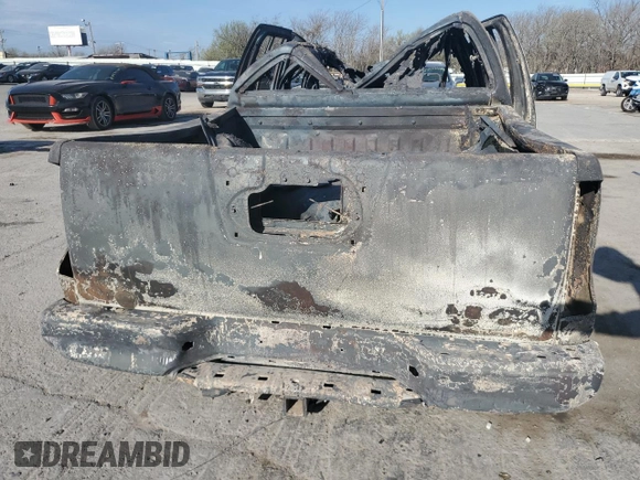 2008 Nissan Frontier SE z VIN 1N6AD07W08C451892, wystawiony jako Copart lot #50370945 z przebiegiem Nie podano mil oraz Nie do naprawy • Non repairable. Historia ofert i sprzedaży dostępna na DreamBid. Obrazek 6.