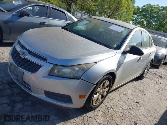 2014 Chevrolet Cruze LS with VIN 1G1PA5SH1E7377102, listed as a IAAI auction lot 41947131 with 169,131 mi miles. Bid and sale history available at carsss.com. Image 22.