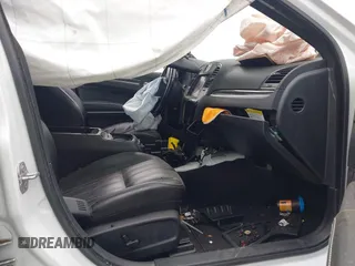 2022 Chrysler 300 S z VIN 2C3CCABG0NH190751, wystawiony jako IAAI lot #41782941 z przebiegiem Nie podano mil oraz . Historia ofert i sprzedaży dostępna na DreamBid. Obrazek 5.