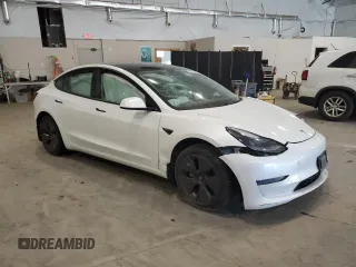 2021 Tesla Model 3 Standard Range Plus z VIN 5YJ3E1EA7MF986964, wystawiony jako Copart lot #55119995 z przebiegiem Nie podano mil oraz Szkody całkowita. Historia ofert i sprzedaży dostępna na DreamBid. Obrazek 4.
