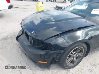 2010 Ford Mustang V6 с VIN 1ZVBP8EN8A5167067, выставлен на аукционе IAAI как лот 42365888 с пробегом 171 500 миль миль и . История ставок и продаж доступна на DreamBid. Изображение 15.