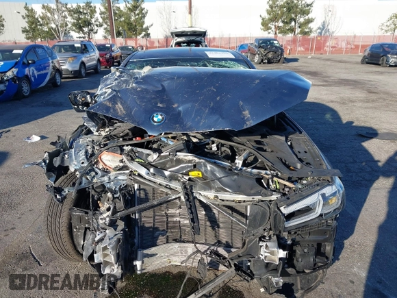 2023 BMW 5 Series 530e z VIN WBA13AG02PCM95685, wystawiony jako IAAI lot #41403195 z przebiegiem Nie podano mil oraz . Historia ofert i sprzedaży dostępna na DreamBid. Obrazek 6.