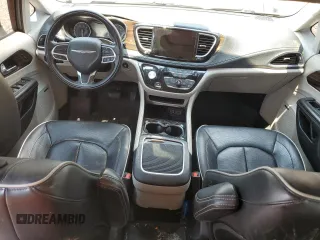 2022 Chrysler Pacifica Limited with VIN 2C4RC1GG2NR110438, listed as a Copart auction lot 59801895 with 92,954 mi miles and Salvage title. Bid and sale history available at DreamBid. Image 8.