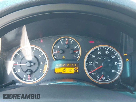 2014 Nissan Armada SV z VIN 5N1AA0NC3EN606418, wystawiony jako IAAI lot #42189969 z przebiegiem 120 912 mil mil oraz . Historia ofert i sprzedaży dostępna na DreamBid. Obrazek 7.
