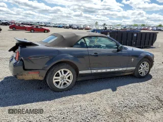 2007 Ford Mustang Deluxe z VIN 1ZVHT84N775320604, wystawiony jako Copart lot #55970295 z przebiegiem 164 642 mil mil oraz Szkoda całkowita • Salvage title. Historia ofert i sprzedaży dostępna na DreamBid. Obrazek 3.