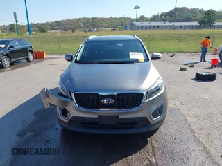 2016 Kia Sorento LX with VIN 5XYPG4A3XGG120676, listed as a IAAI auction lot 40568581 with 179,418 mi miles. Bid and sale history available at carsss.com. Image 13.