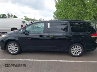 2011 Toyota Sienna XLE с VIN 5TDDK3DC2BS002852, выставлен на аукционе IAAI как лот 42399985 с пробегом 143 236 миль миль и . История ставок и продаж доступна на DreamBid. Изображение 17.