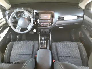 2018 Mitsubishi Outlander ES z VIN JA4AD2A33JJ004725, wystawiony jako Copart lot #55517105 z przebiegiem 79 815 mil mil oraz Szkoda całkowita • Salvage title. Historia ofert i sprzedaży dostępna na DreamBid. Obrazek 8.