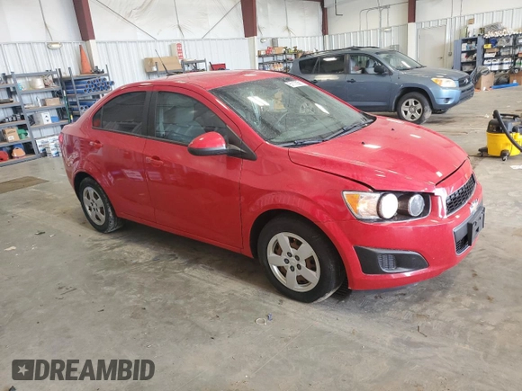 2013 Chevrolet Sonic LS z VIN 1G1JA5SH9D4211285, wystawiony jako Copart lot #51173585 z przebiegiem 105 360 mil mil oraz Szkoda całkowita • Salvage title. Historia ofert i sprzedaży dostępna na DreamBid. Obrazek 4.